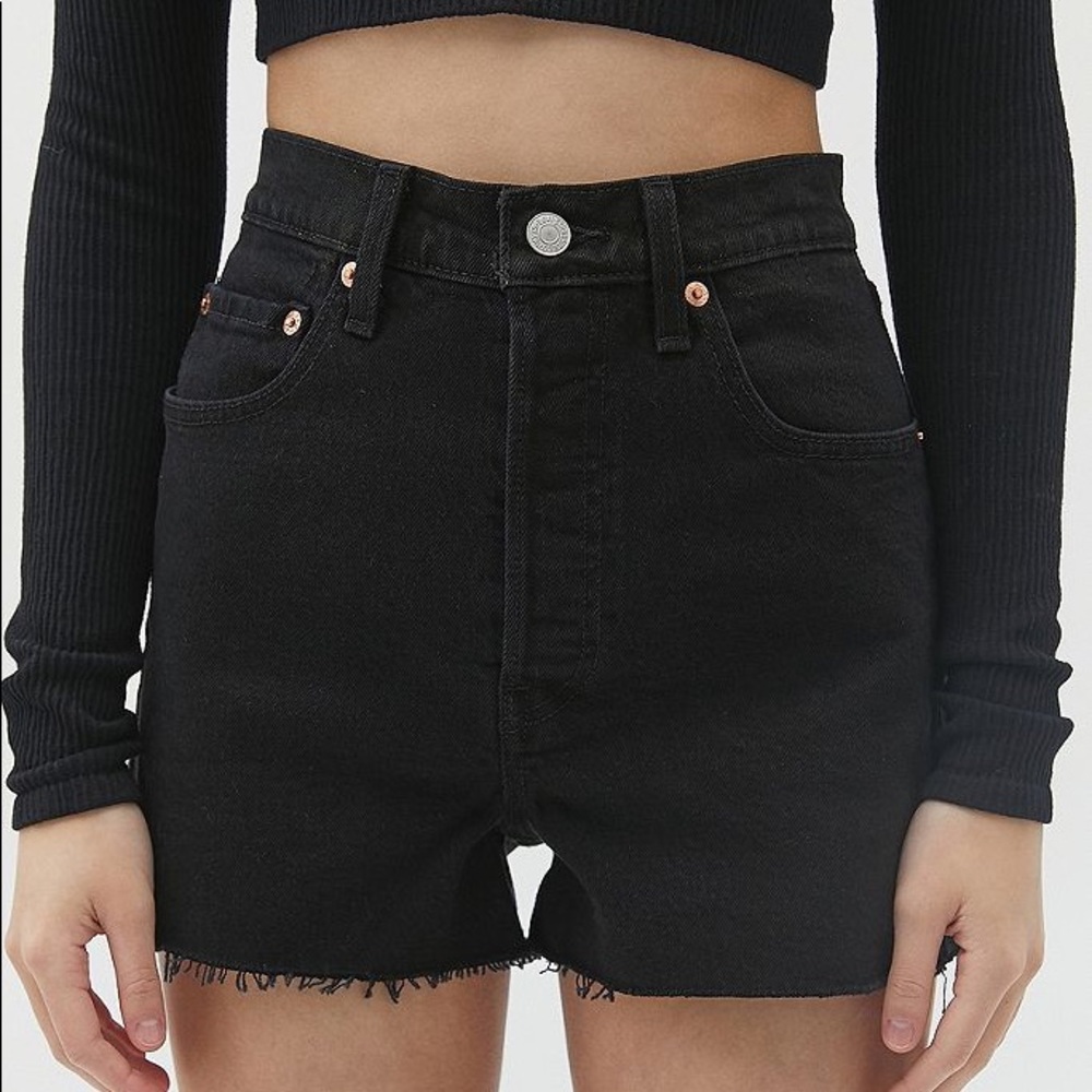 NWT BLACK LEVIS RIBCAGE SHORTS SIZE 29